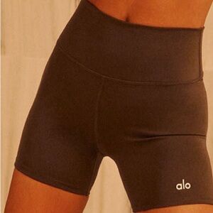 brown ALO 5” Airlift Energy Short in the color Espresso
